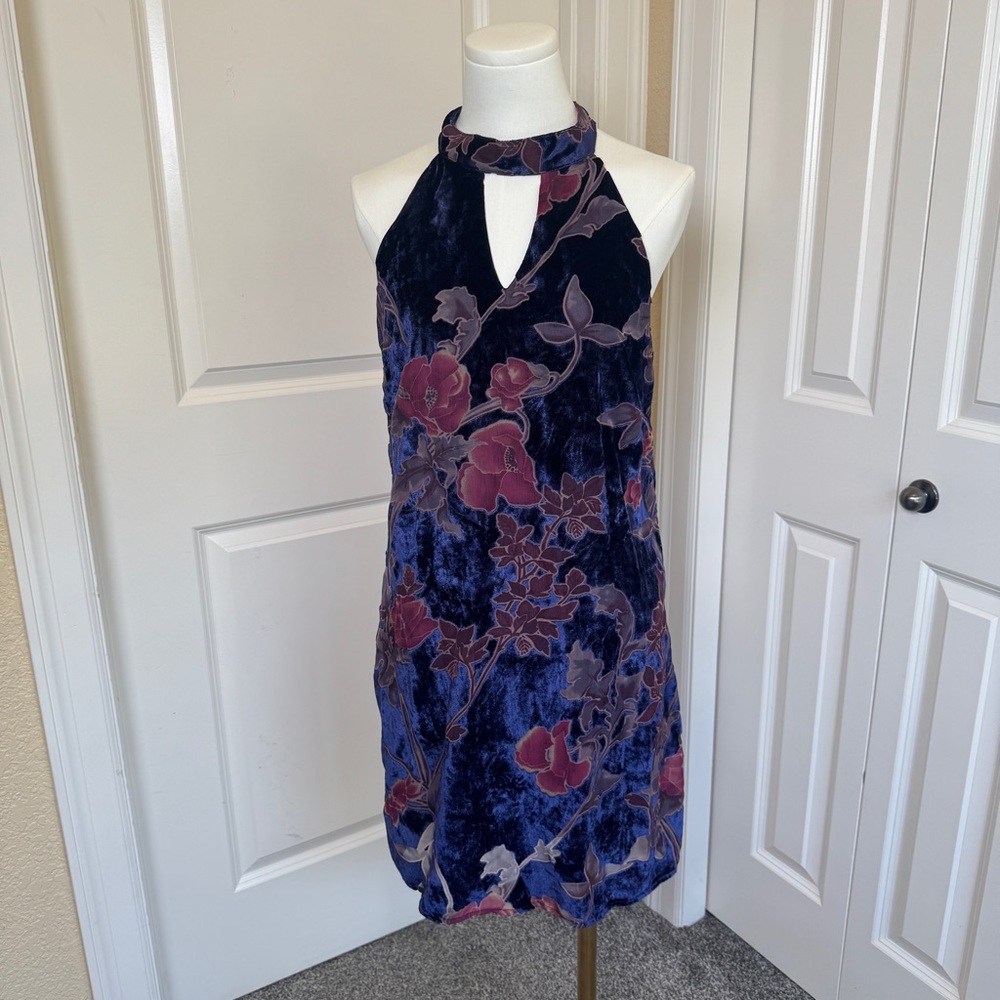 Skies Are Blue Floral Velvet Purple/Blue Sleeveless Halter Dress Size Medium